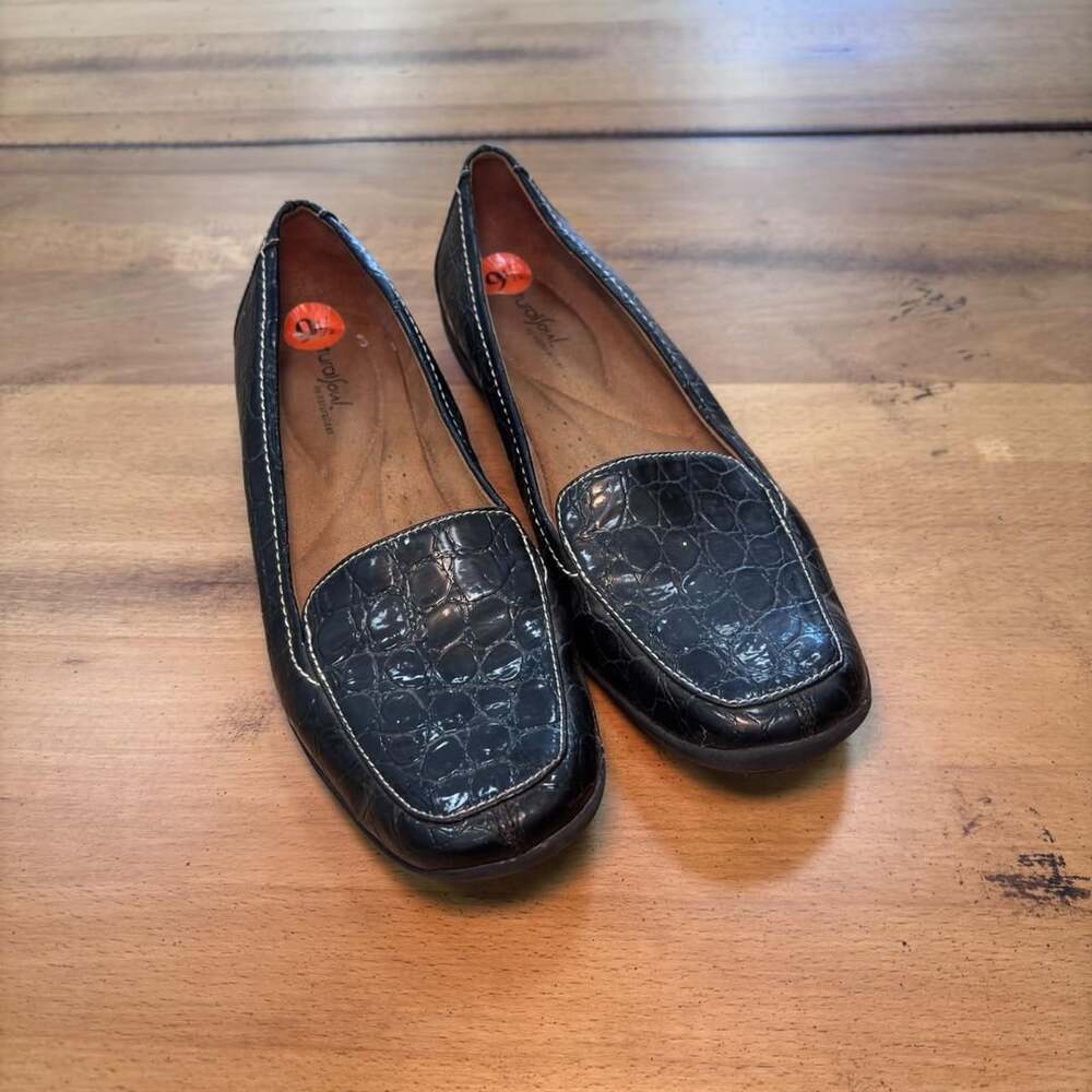 Natural Soul Black Croc Embossed Loafers